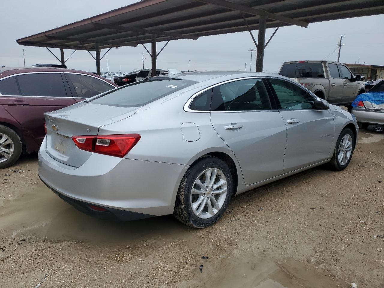 Image 3 of 2018 CHEVROLET MALIBU LT 2018 with VIN 1G1ZD5ST0JF192026