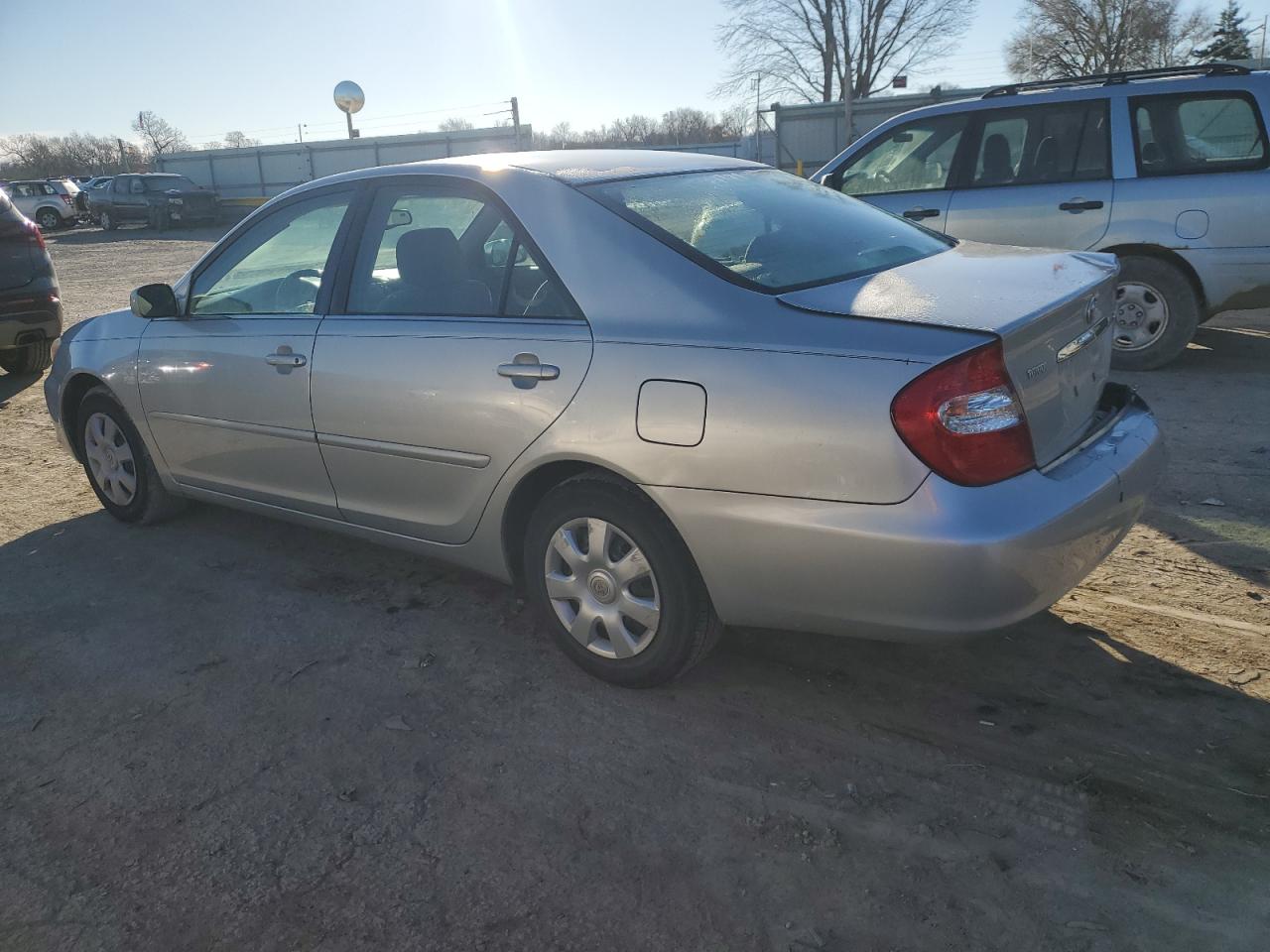 Obraz 2 z 2002 TOYOTA CAMRY LE 2002 z VIN 4T1BE32K12U565147