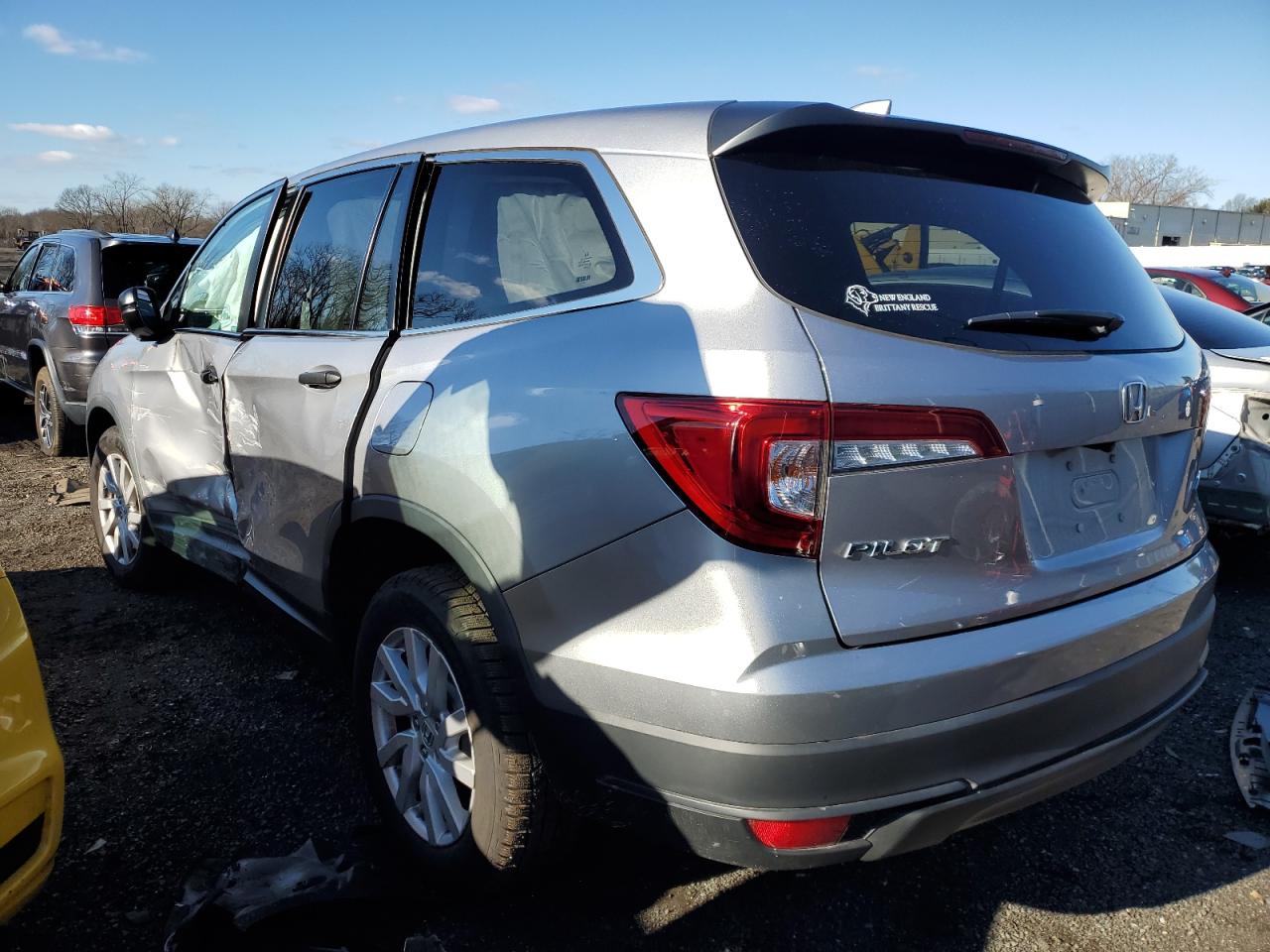 Obraz 2 z 2019 HONDA PILOT LX 2019 z VIN 5FNYF6H18KB060193