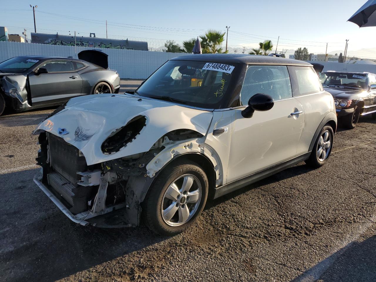 Obraz 1 z 2016 MINI COOPER  2016 z VIN WMWXP5C55G3B14017