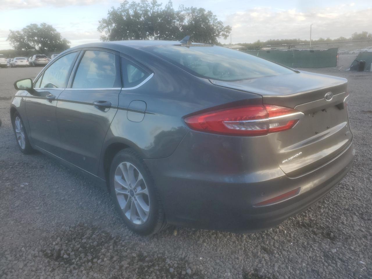 Image 2 of 2020 FORD FUSION SE 2020 with VIN 3FA6P0LU3LR104285