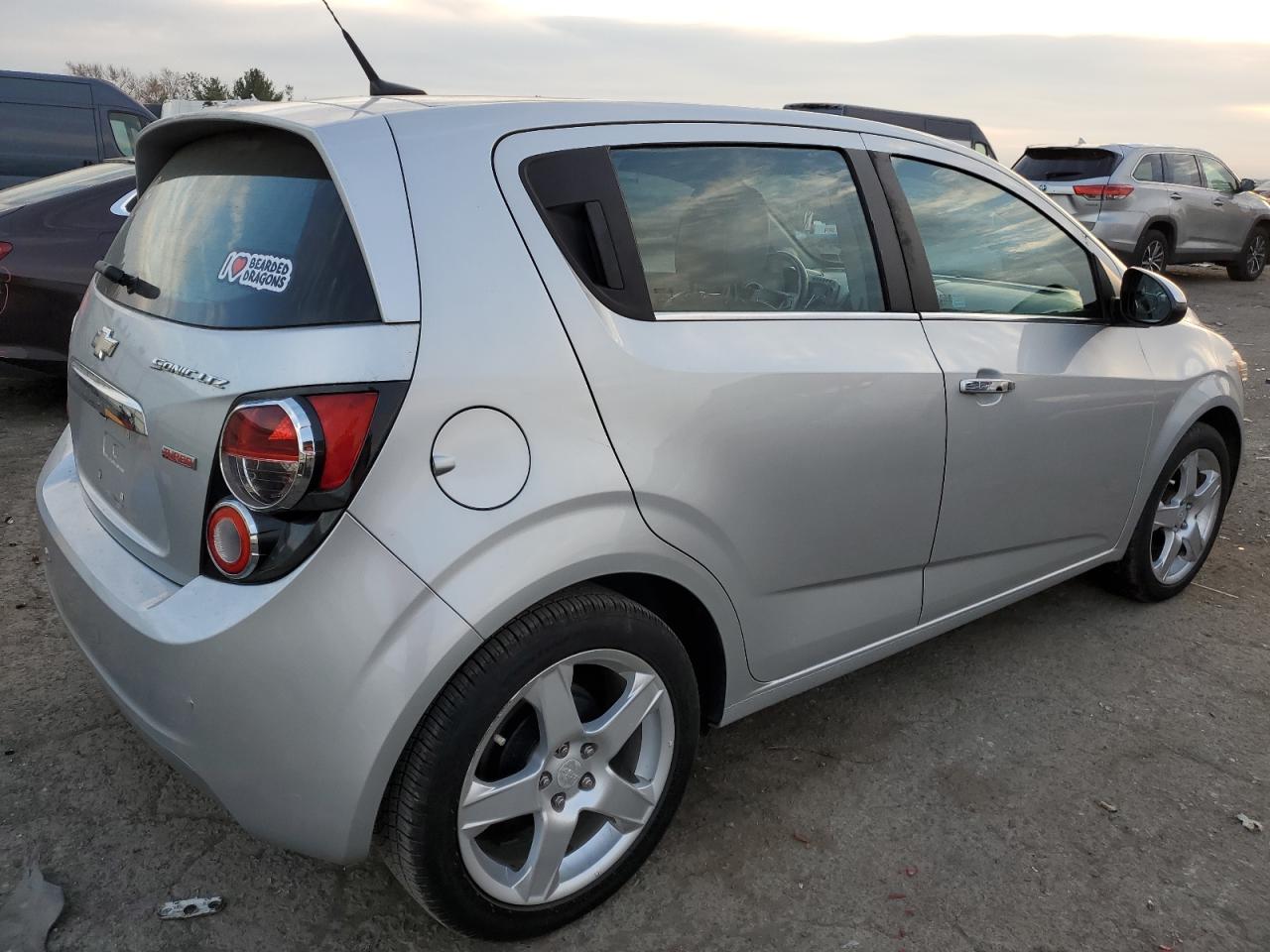 Obraz 3 z 2014 CHEVROLET SONIC LTZ 2014 z VIN 1G1JE6SBXE4220634