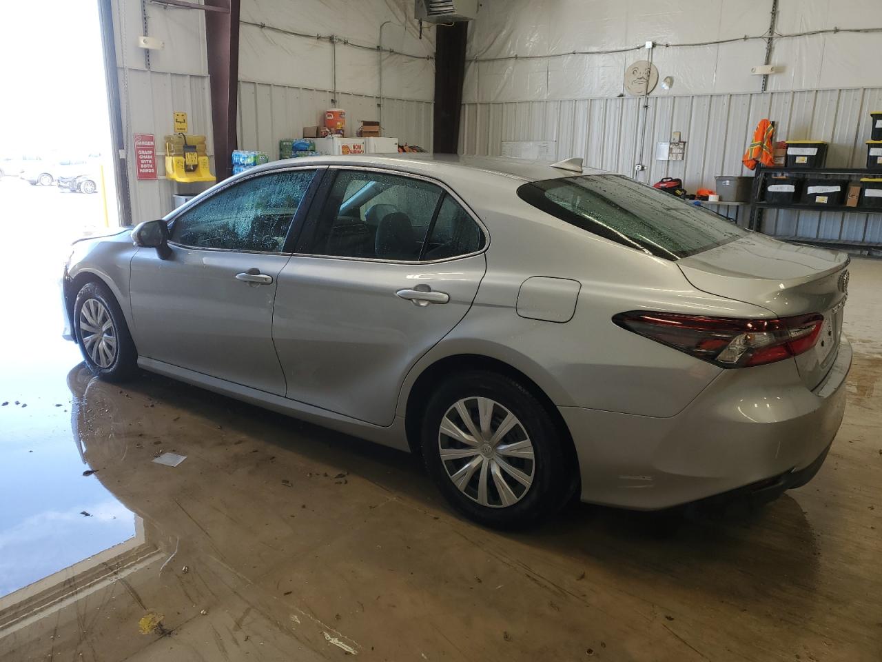 Изображение 2 2024 TOYOTA CAMRY LE 2024 с VIN 4T1C31AK1RU059778