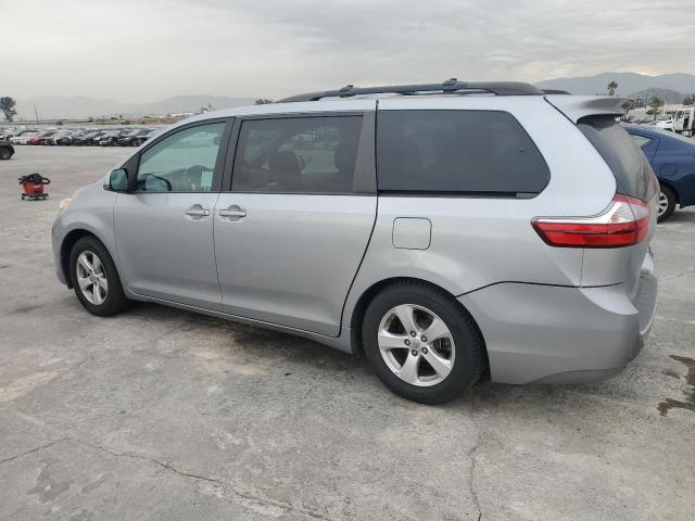 Obraz 2 z 2017 TOYOTA SIENNA LE 2017 z VIN 5TDKZ3DCXHS831406