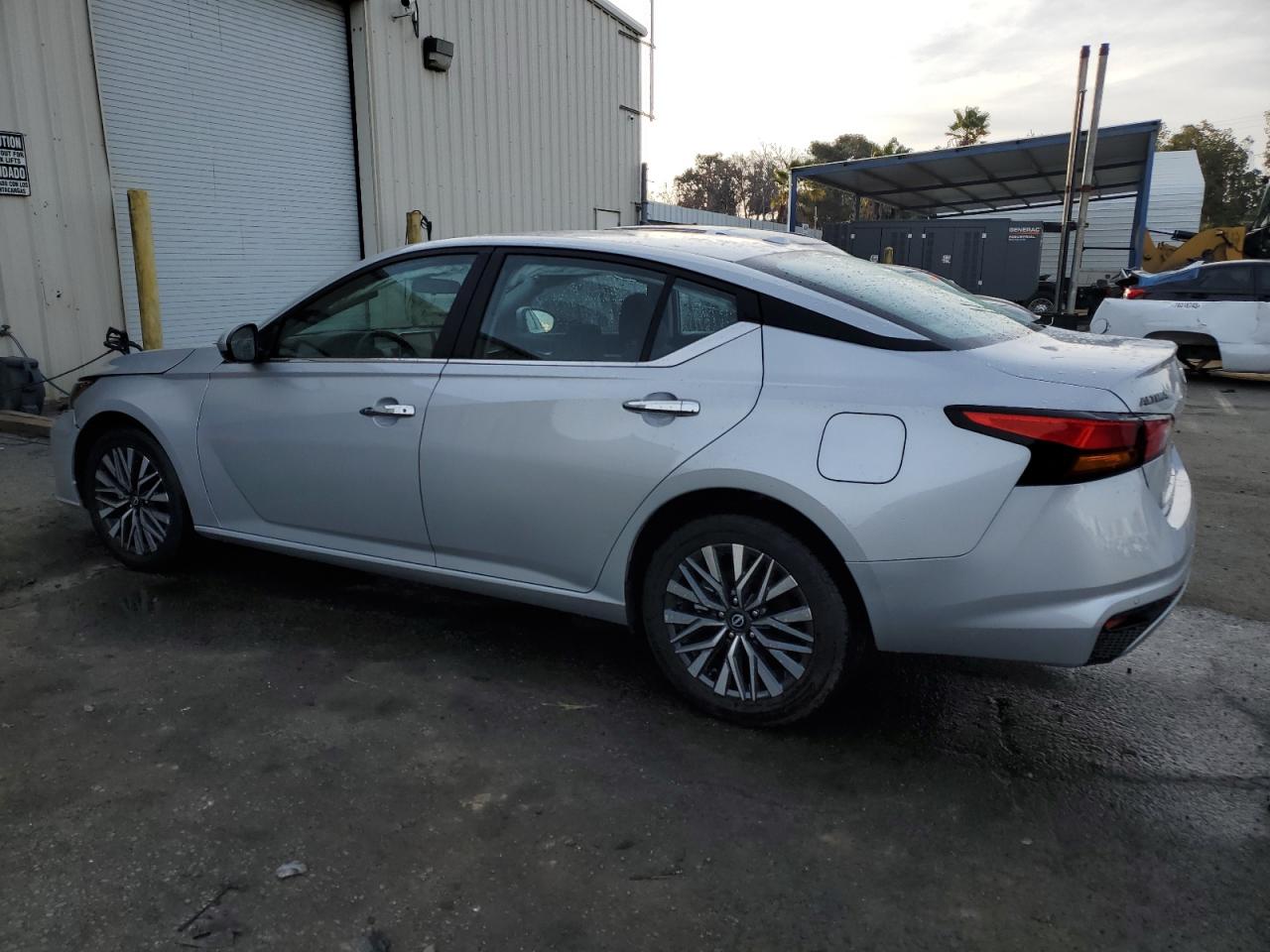 Obraz 2 z 2023 NISSAN ALTIMA SV 2023 z VIN 1N4BL4DW9PN415391