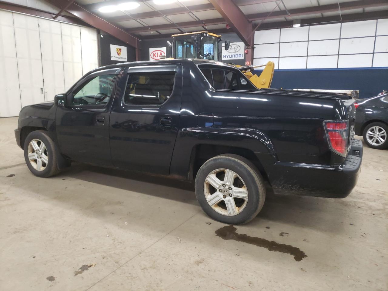 Image 2 of 2013 HONDA RIDGELINE RTL 2013 with VIN 5FPYK1F53DB002121