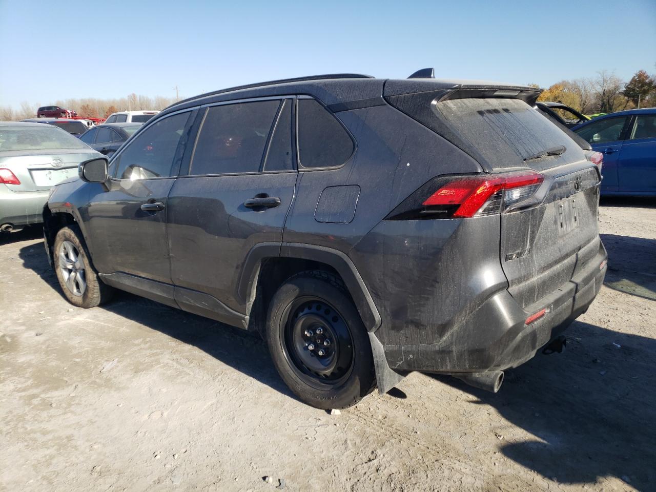 Изображение 2 2019 TOYOTA RAV4 XLE 2019 с VIN JTMP1RFV8KD002531