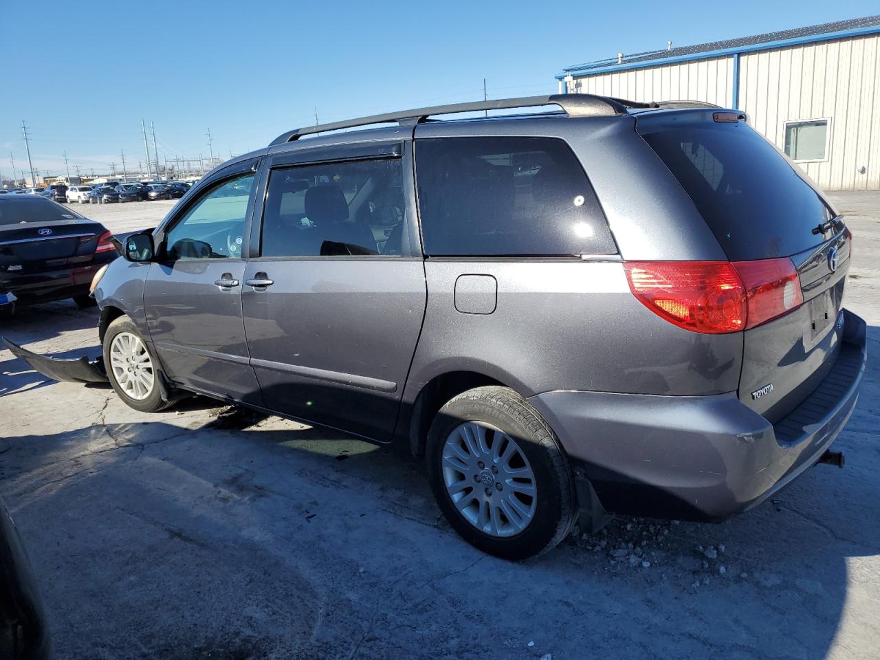 Obraz 2 z 2008 TOYOTA SIENNA LE 2008 z VIN 5TDBK23C58S011833