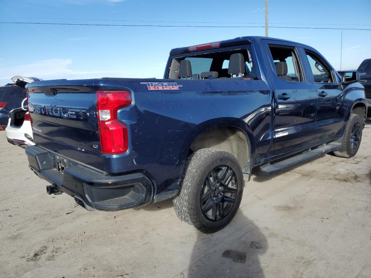 Image 3 of 2021 CHEVROLET SILVERADO K1500 LT TRAIL BOSS 2021 with VIN 3GCPYFED1MG472893