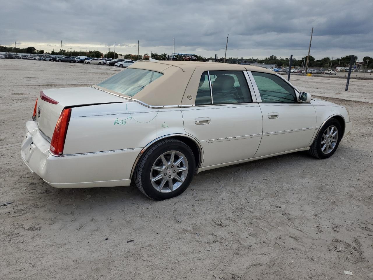 Image 3 of 2010 CADILLAC DTS LUXURY COLLECTION 2010 with VIN 1G6KD5EY1AU107290