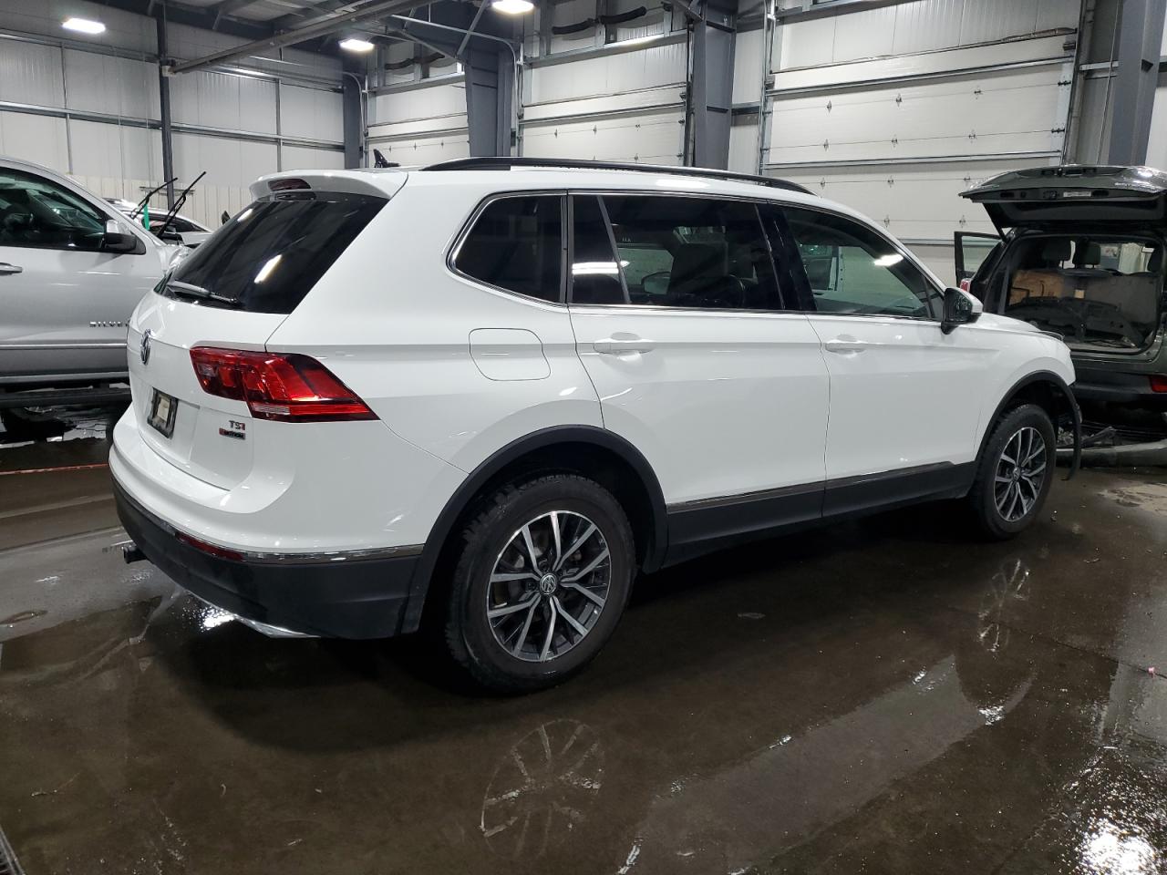 Изображение 3 2018 VOLKSWAGEN TIGUAN SE 2018 с VIN 3VV2B7AX6JM216183