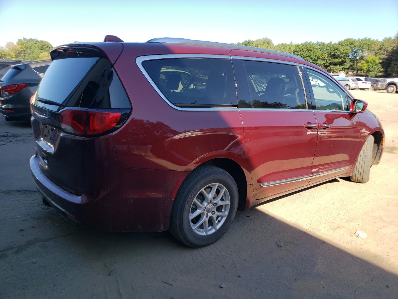 Изображение 3 2020 CHRYSLER PACIFICA TOURING L 2020 с VIN 2C4RC1BG6LR135511