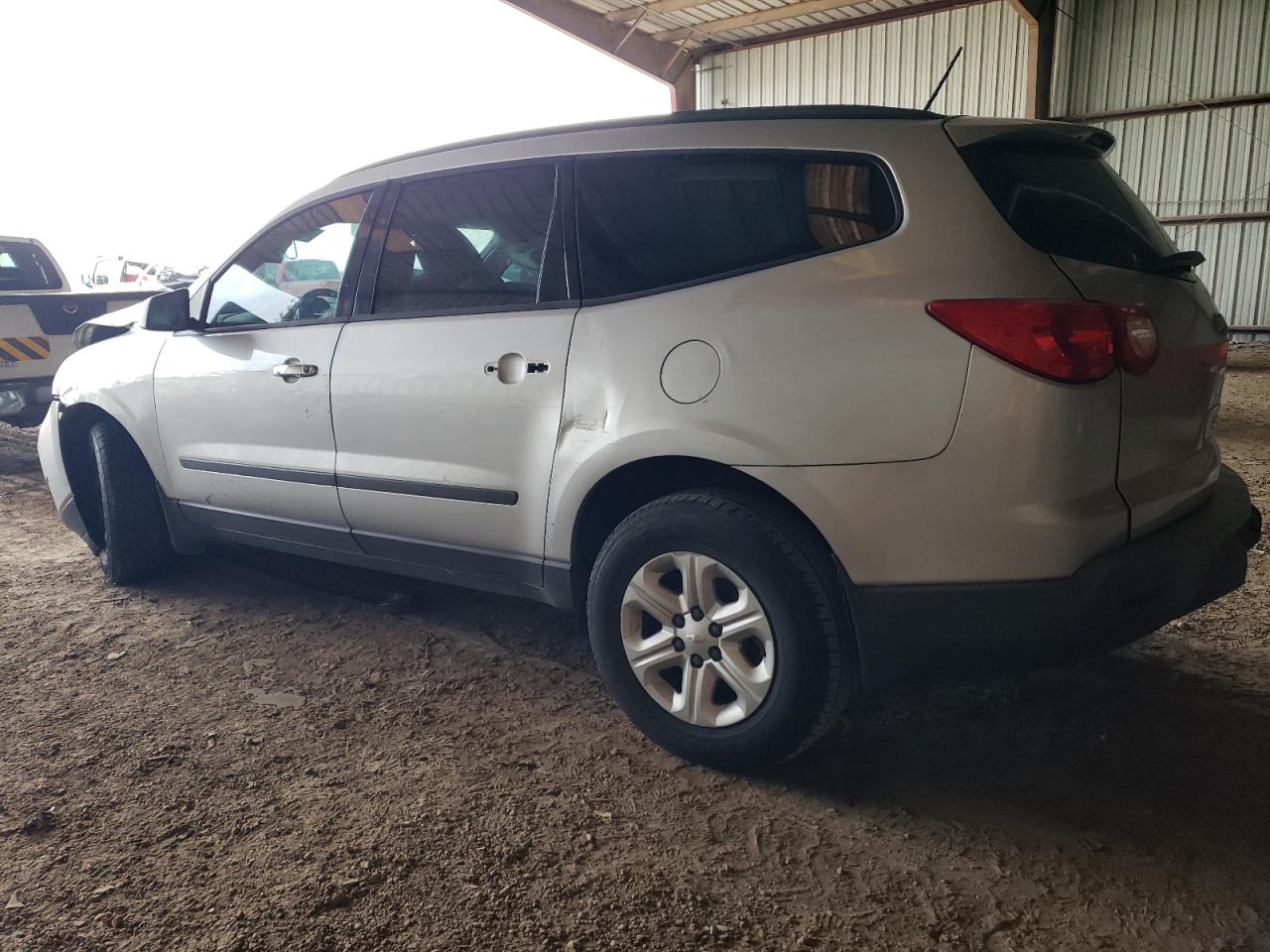 Image 2 of 2011 CHEVROLET TRAVERSE LS 2011 with VIN 1GNKREED0BJ128878