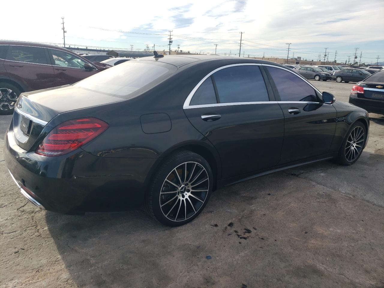Изображение 3 2019 MERCEDES-BENZ S 560 2019 с VIN WDDUG8DB4KA451121