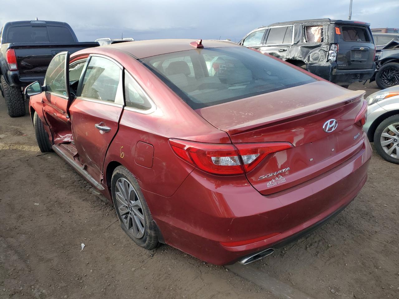 Image 2 of 2015 HYUNDAI SONATA SPORT 2015 with VIN 5NPE34AF0FH173004
