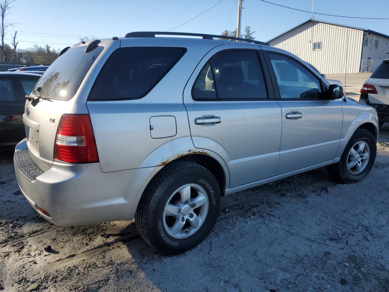 Image 3 of 2009 KIA SORENTO LX 2009 with VIN KNDJC735095870889