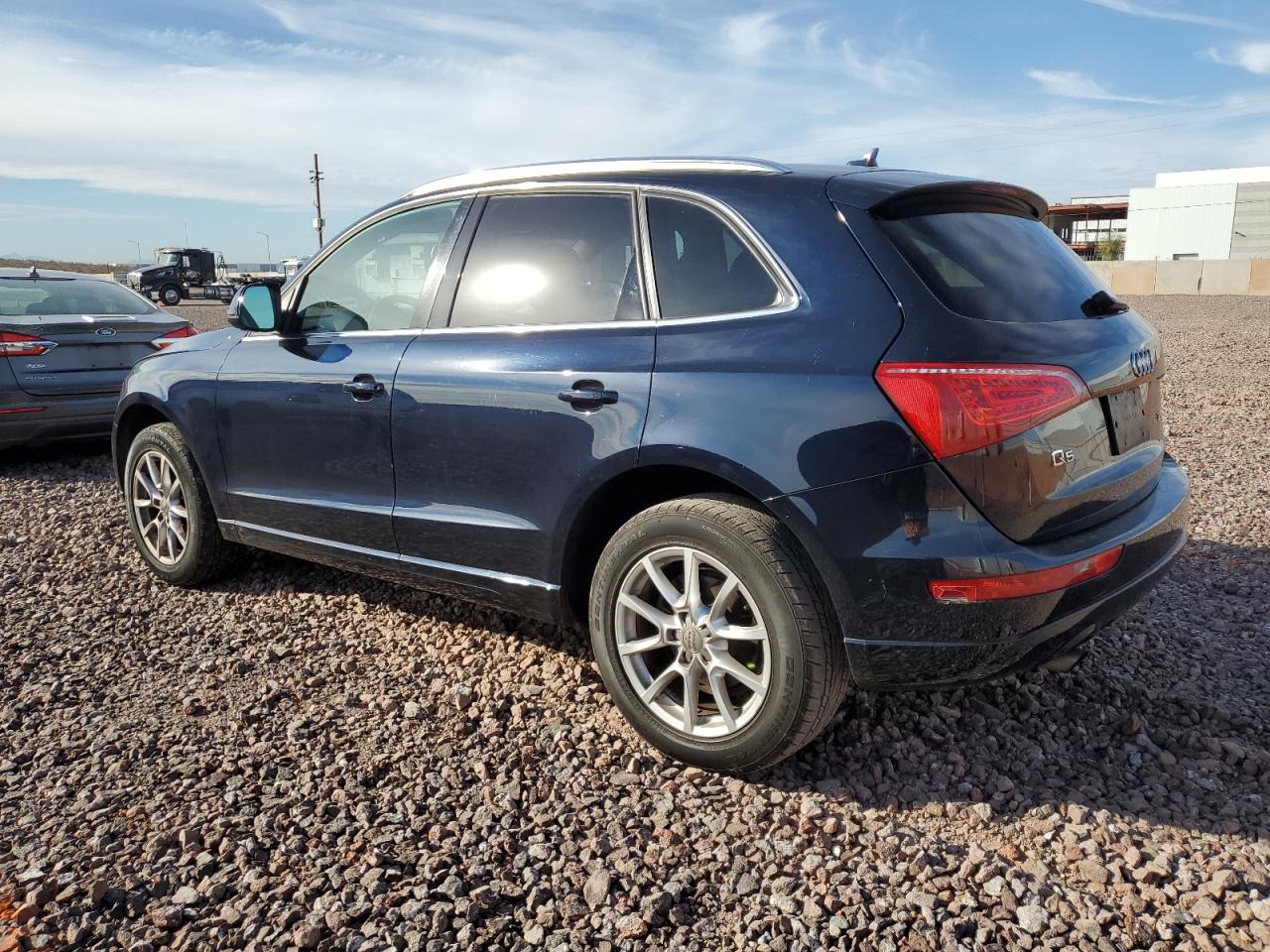 Image 2 of 2011 AUDI Q5 PREMIUM PLUS 2011 with VIN WA1LFAFP0BA088013