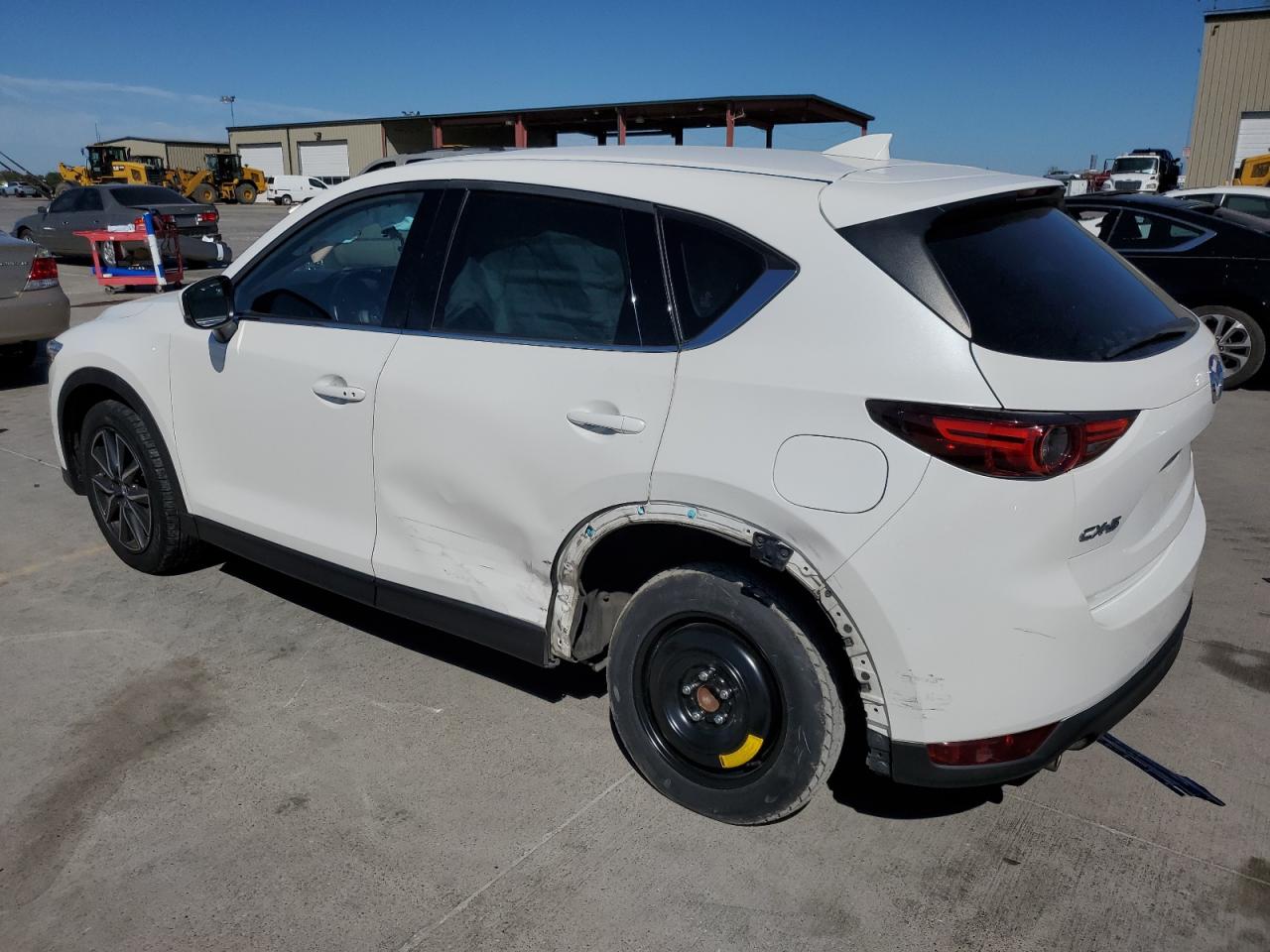 Image 2 of 2018 MAZDA CX-5 GRAND TOURING 2018 with VIN JM3KFADM0J1348765