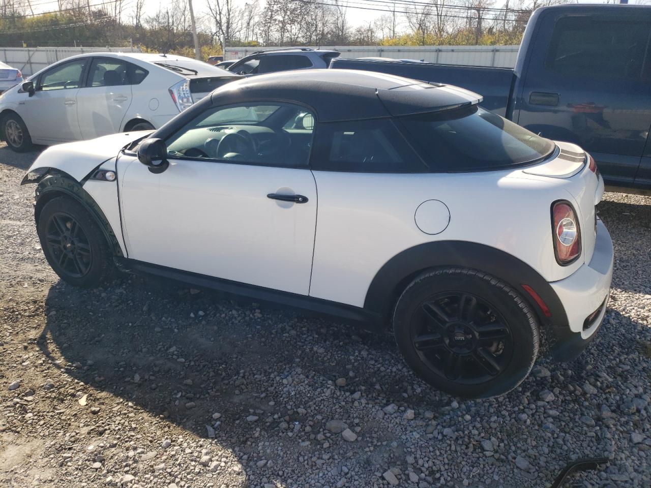 Image 2 of Mini Cooper Coupe S 2013 with VIN WMWSX3C56DT408727