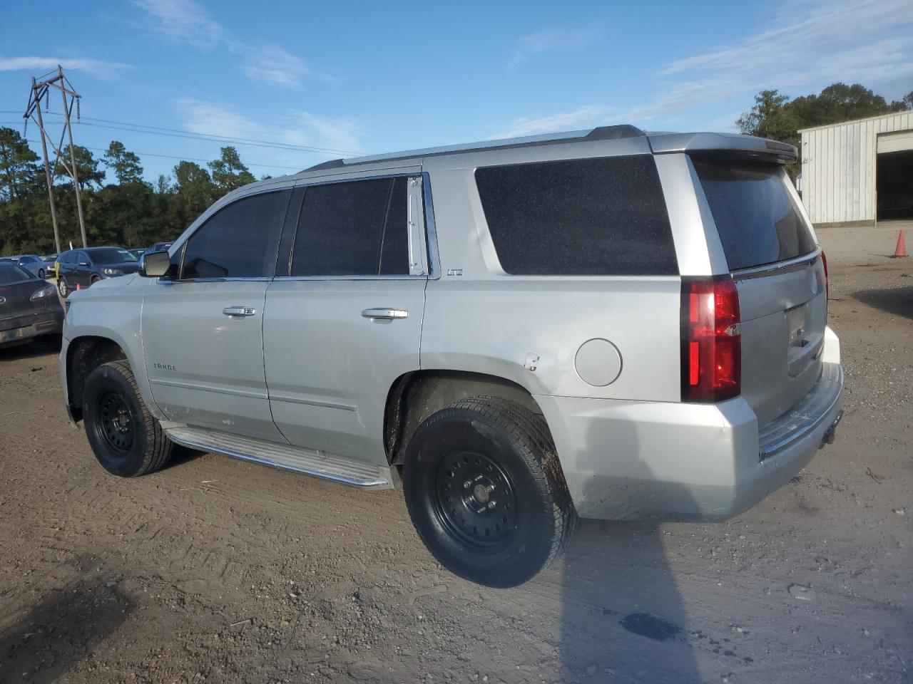 Изображение 2 2015 CHEVROLET TAHOE C1500 LTZ 2015 с VIN 1GNSCCKCXFR107187