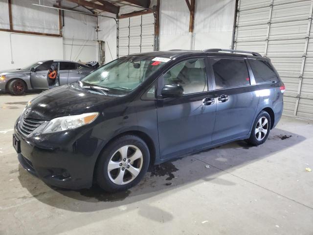 2014 TOYOTA SIENNA LE 2014 image