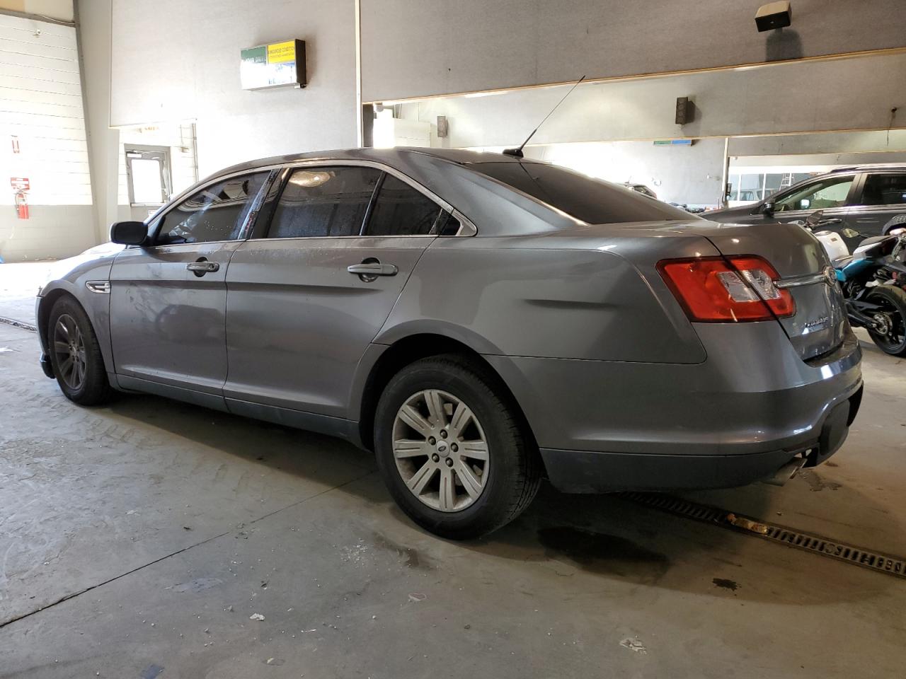Изображение 2 2011 FORD TAURUS SE 2011 с VIN 1FAHP2DW1BG147985