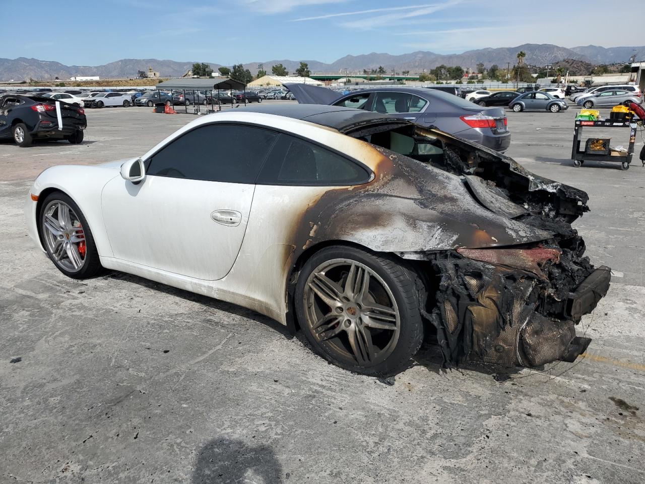 Image 2 of 2015 PORSCHE 911 CARRERA S 2015 with VIN WP0AB2A97FS124951