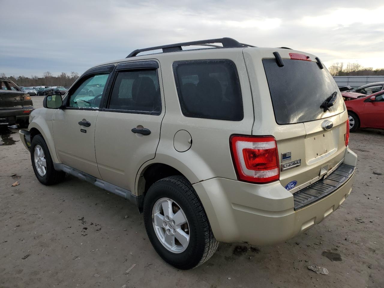 Obraz 2 z 2010 FORD ESCAPE XLT 2010 z VIN 1FMCU9DG9AKC98207