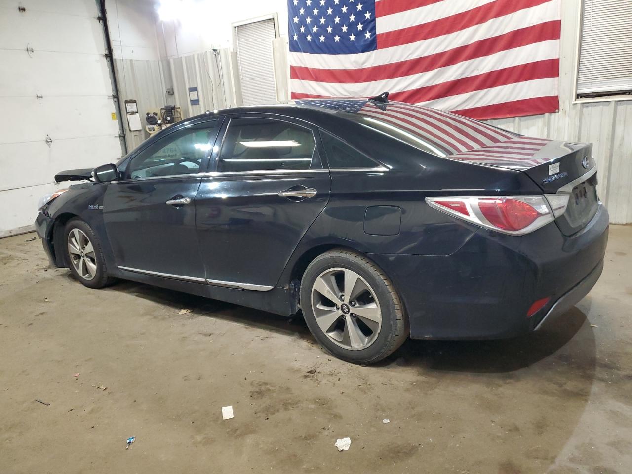 Obraz 2 z 2011 HYUNDAI SONATA HYBRID 2011 z VIN KMHEC4A41BA013032