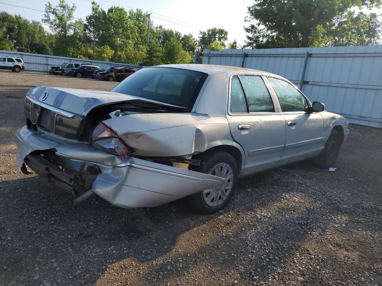 Obraz 3 z Mercury Grand Marquis Gs 2008 z VIN 2MEFM74V68X627133