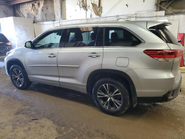 Изображение 2 2018 TOYOTA HIGHLANDER LE 2018 с VIN 5TDBZRFH9JS906498