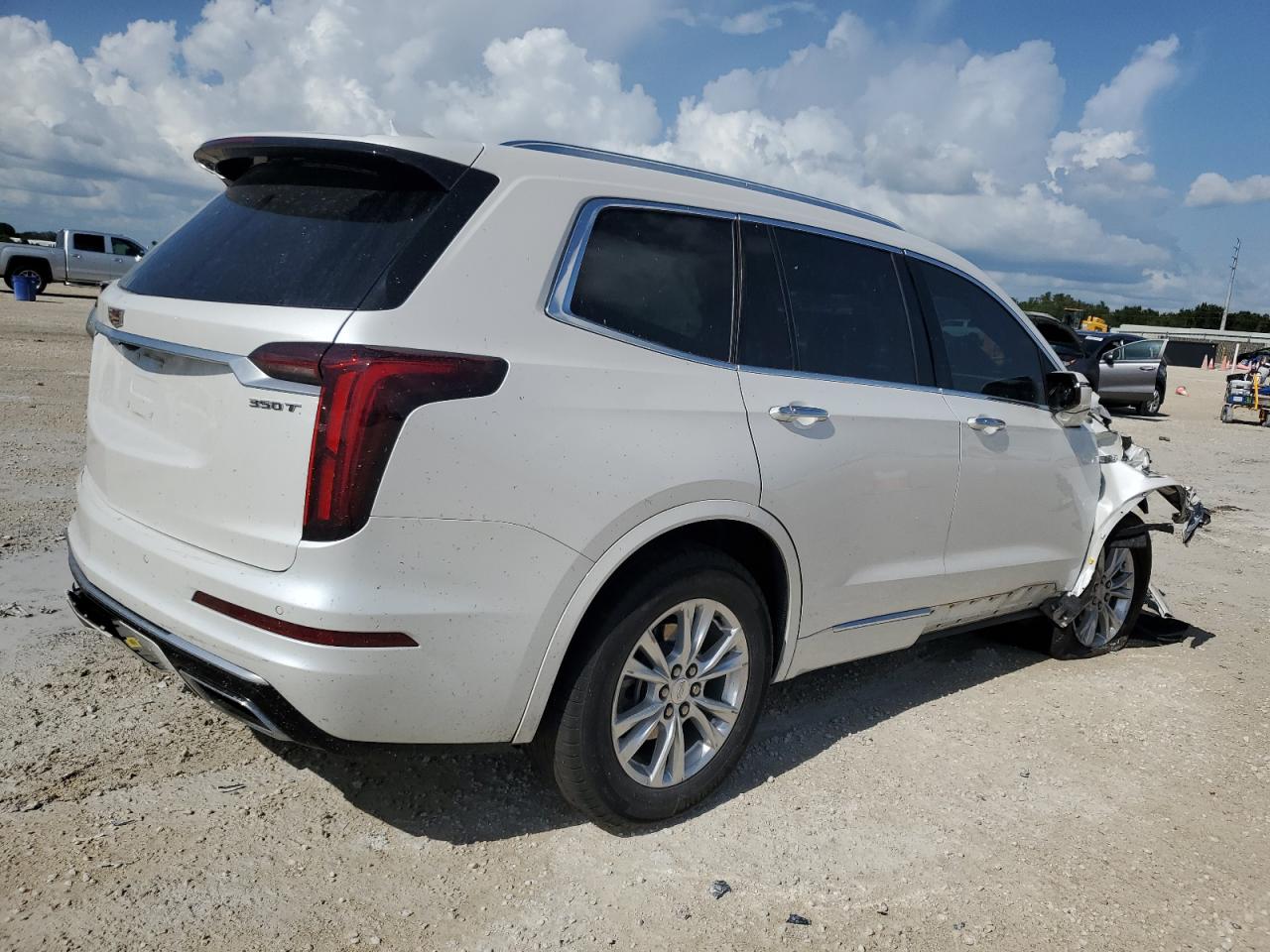 Image 3 of 2021 CADILLAC XT6 LUXURY 2021 with VIN 1GYKPAR46MZ158421