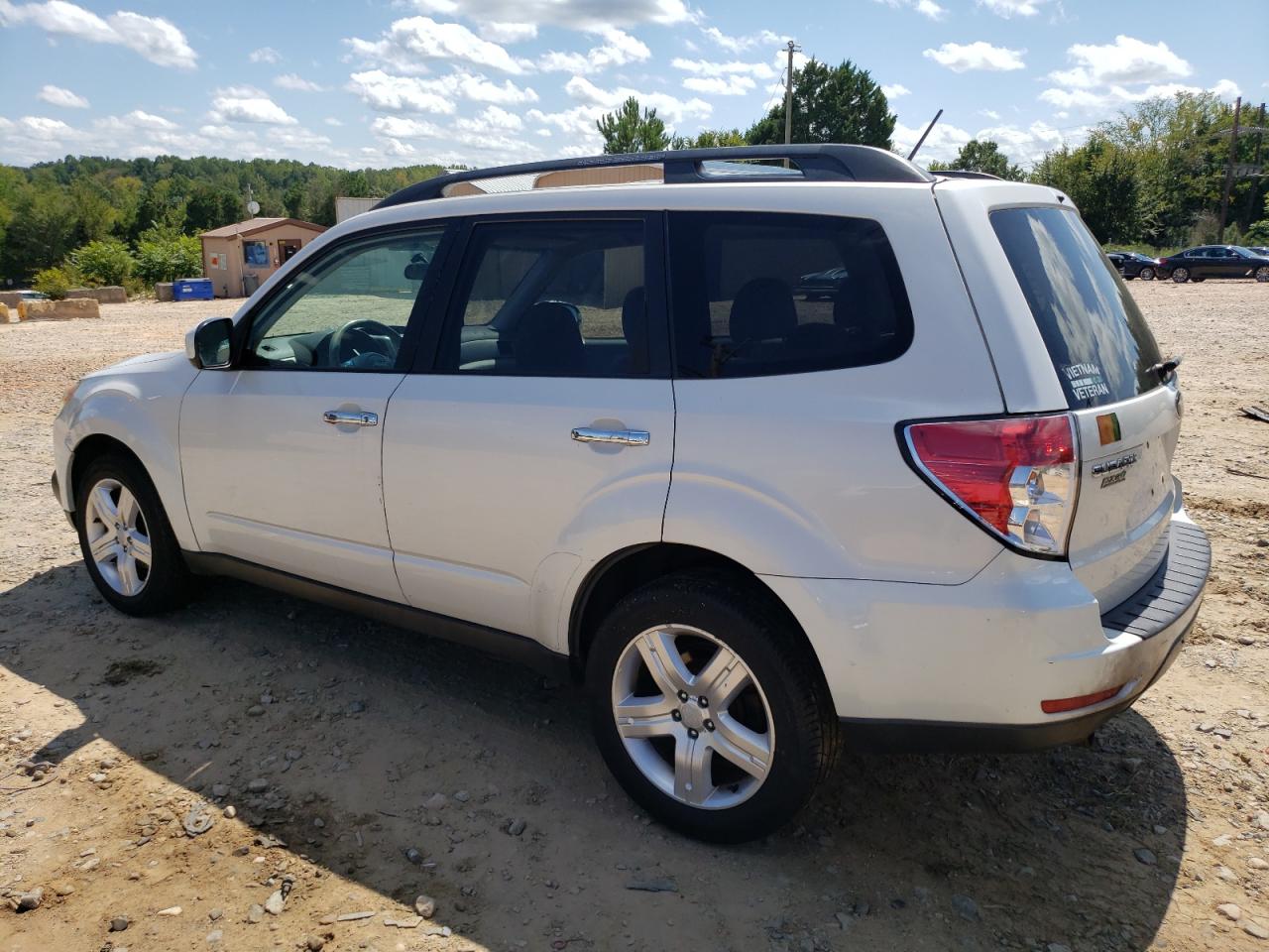 Image 2 of 2009 SUBARU FORESTER 2.5X PREMIUM 2009 with VIN JF2SH63639H753803