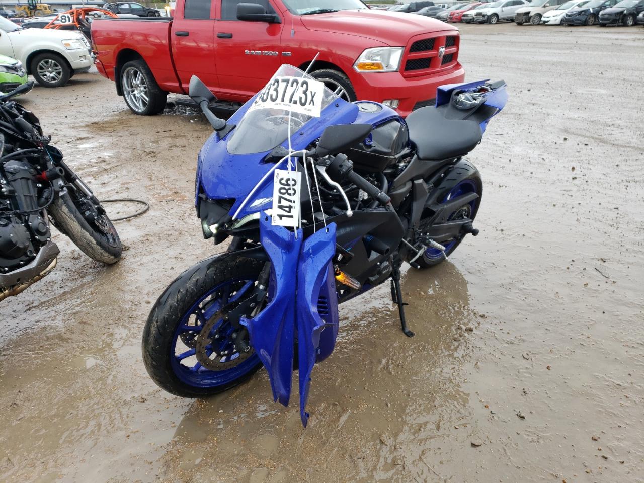 Obraz 2 z 2023 YAMAHA YZFR7  2023 z VIN JYARM38EXPA006661