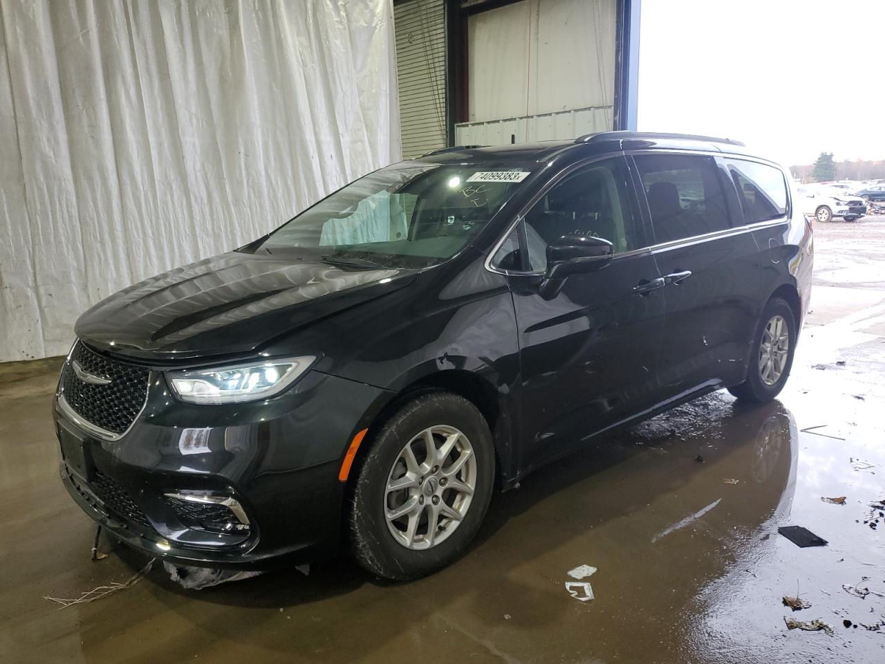 Image 1 of 2022 CHRYSLER PACIFICA TOURING L 2022 with VIN 2C4RC1BG2NR182070