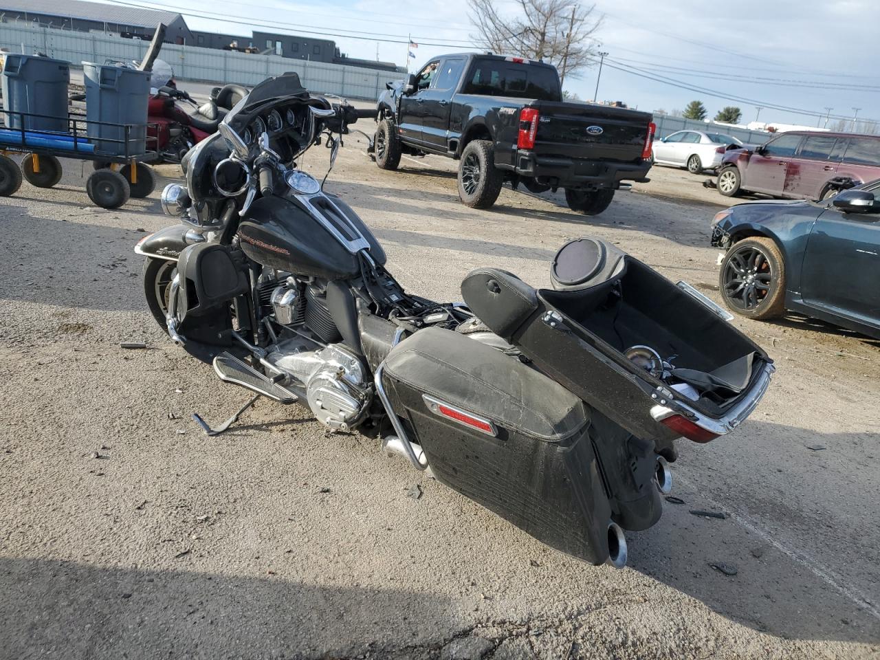Obraz 3 z 2019 HARLEY-DAVIDSON FLHTK  2019 z VIN 1HD1KEF18KB616451