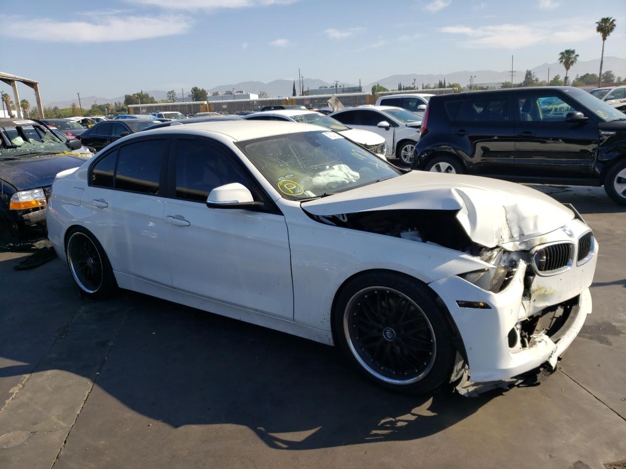 Image 1 of Bmw 320 I 2015 with VIN WBA3B1C50FK139513