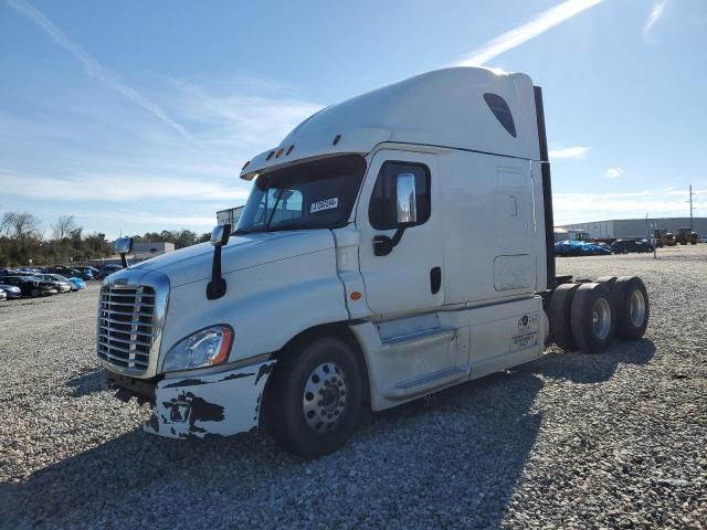 Image 2 of 2015 FREIGHTLINER CASCADIA 125  2015 with VIN 3AKGGLDVXFSGS4607