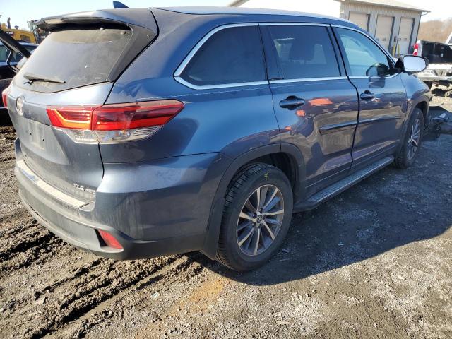 Image 3 of 2018 TOYOTA HIGHLANDER SE 2018 with VIN 5TDJZRFH6JS822487