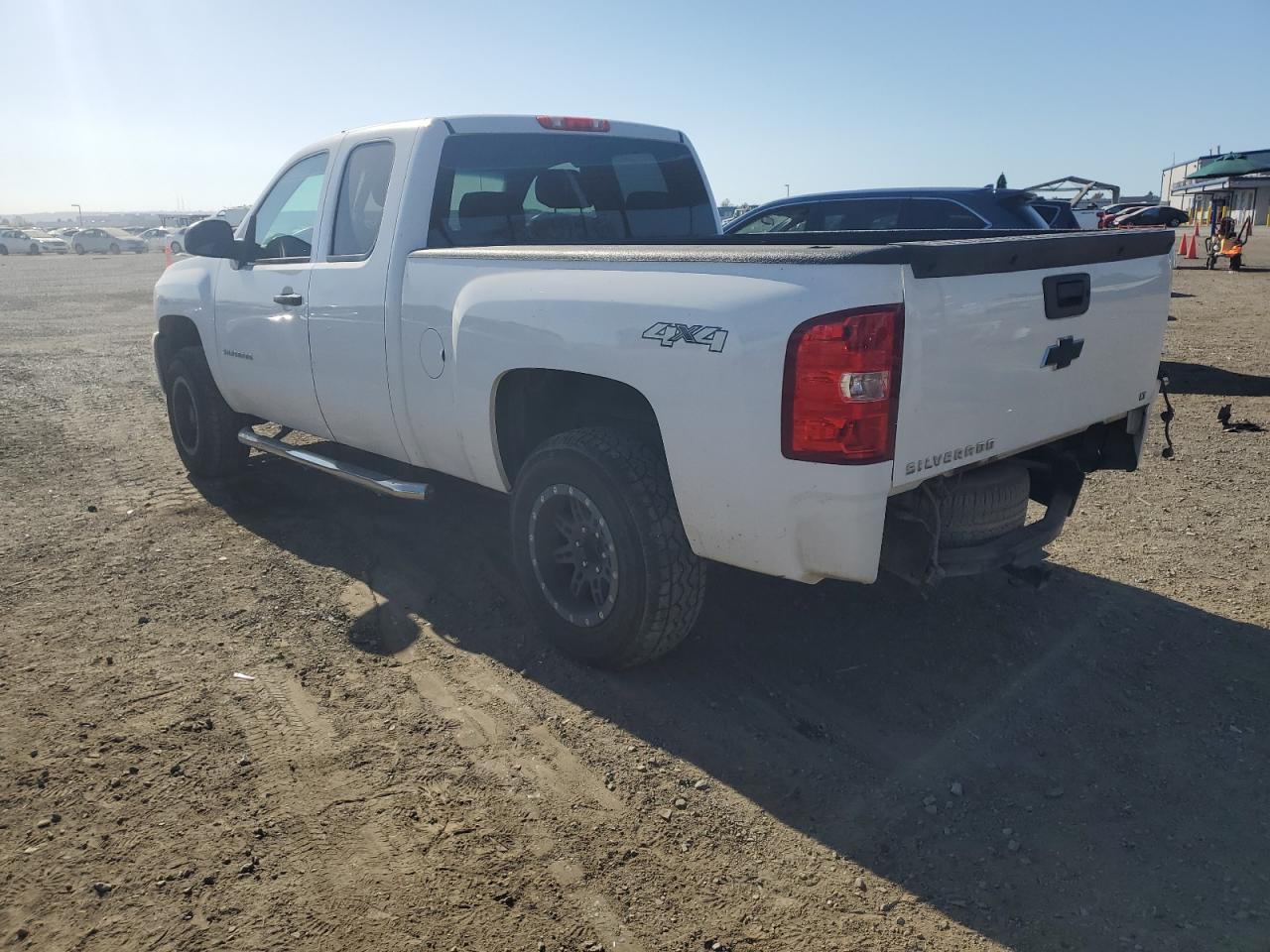 Image 2 of 2013 CHEVROLET SILVERADO K1500 LT 2013 with VIN 1GCRKSE72DZ351254