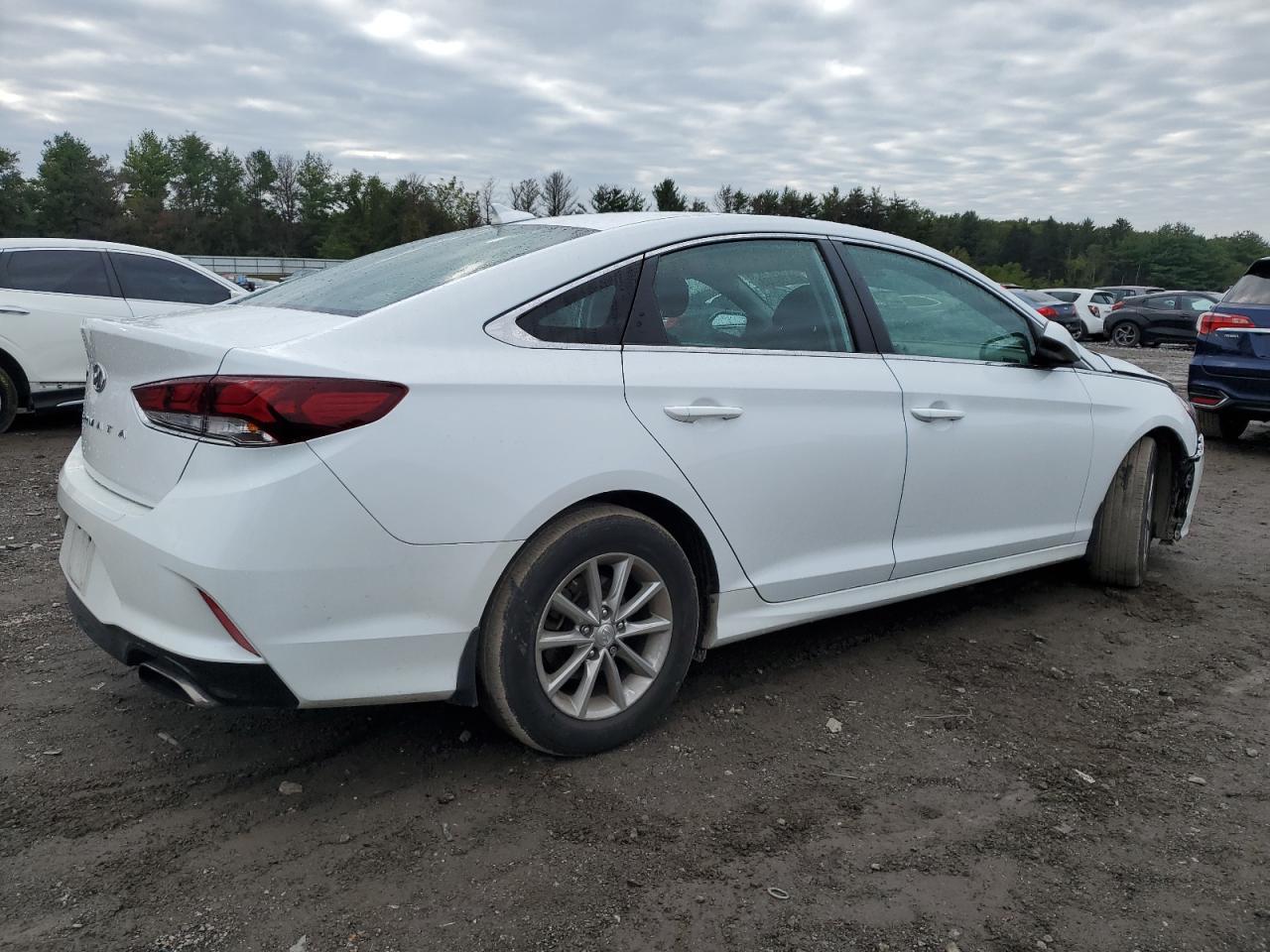 Image 3 of 2019 HYUNDAI SONATA SE 2019 with VIN 5NPE24AF8KH758202