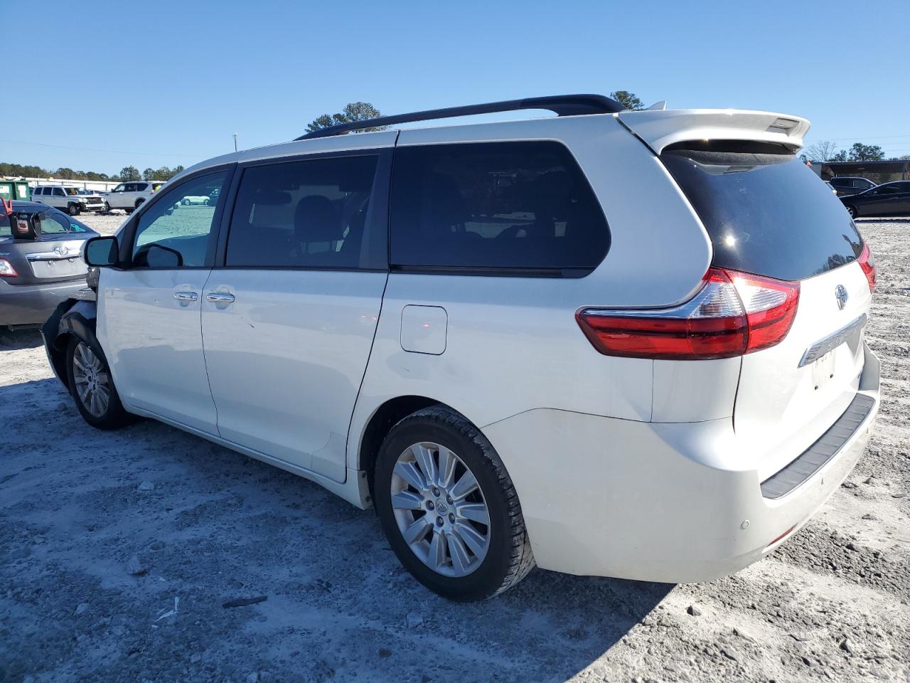 Изображение 2 2016 TOYOTA SIENNA XLE 2016 с VIN 5TDYK3DC9GS741595