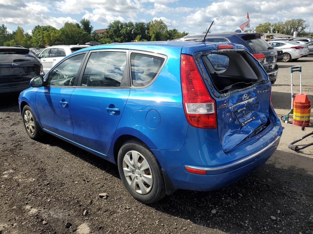 Image 2 of Hyundai Elantra Touring Gls 2012 with VIN KMHDB8AE1CU131161