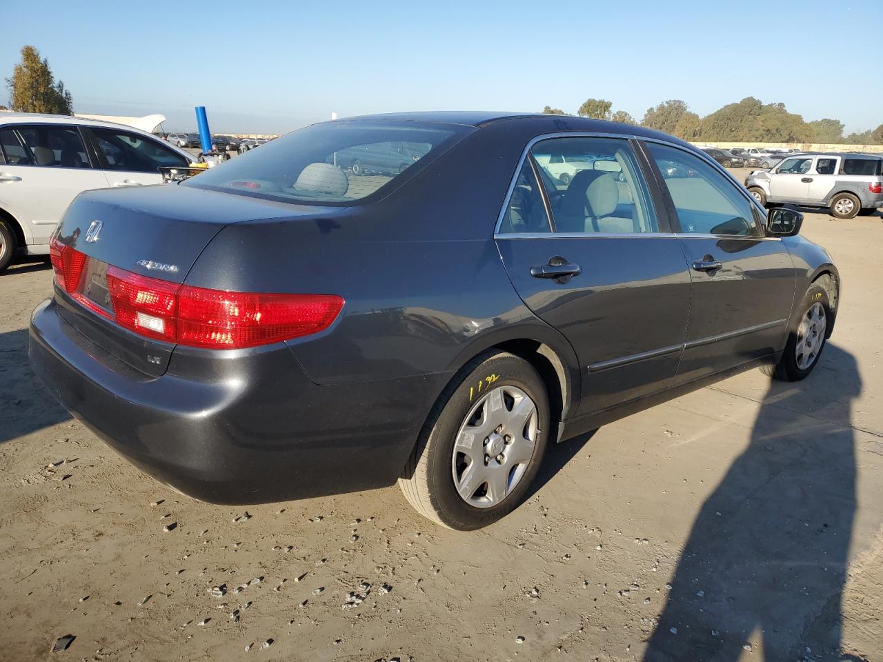 Изображение 3 2005 HONDA ACCORD LX 2005 с VIN 1HGCM564X5A043935