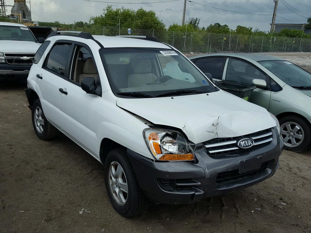 Image 1 of 2008 KIA SPORTAGE LX 2008 with VIN KNDJF724087468616