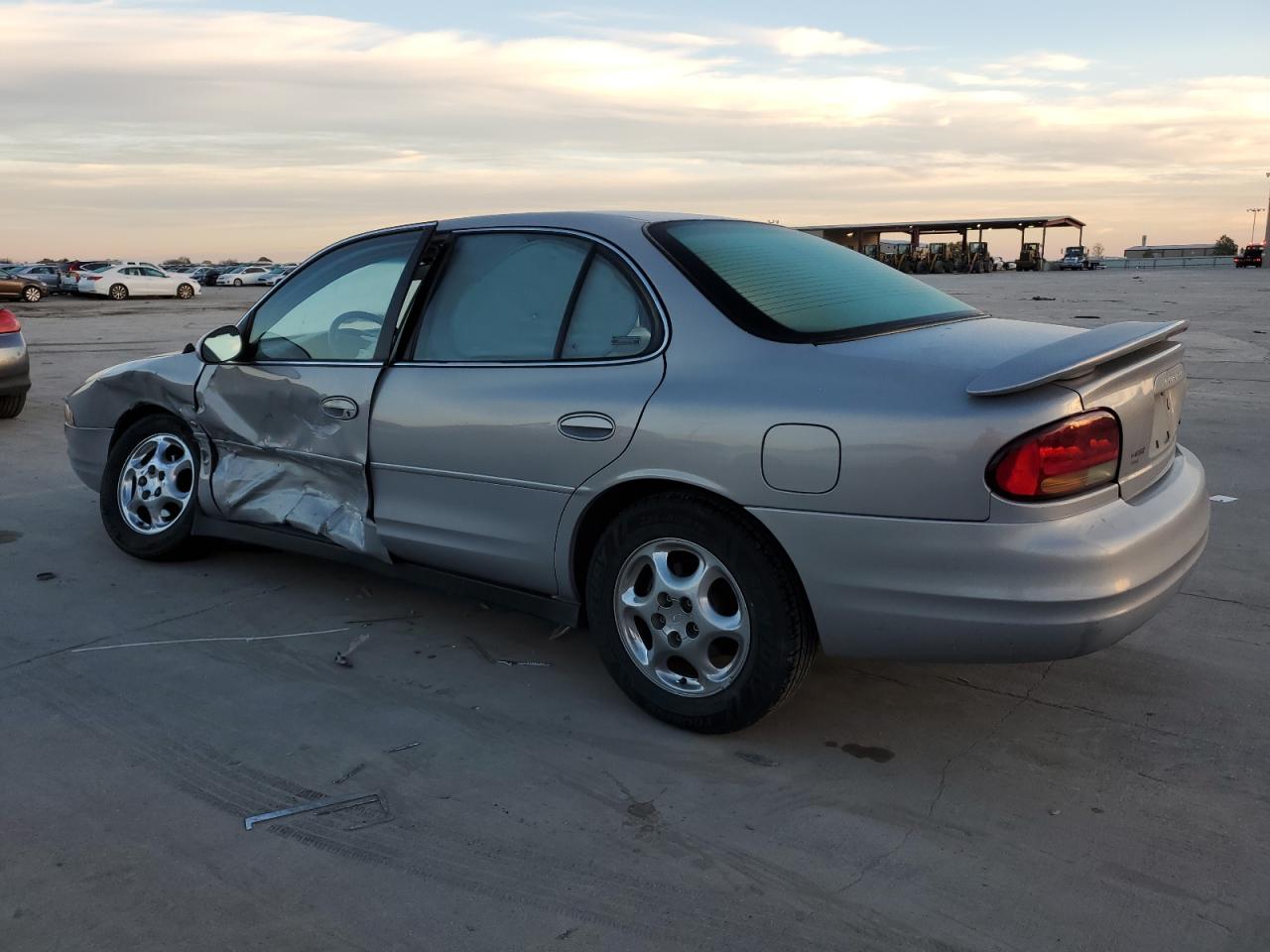 Obraz 2 z 1999 OLDSMOBILE INTRIGUE GL 1999 z VIN 1G3WS52H2XF337474