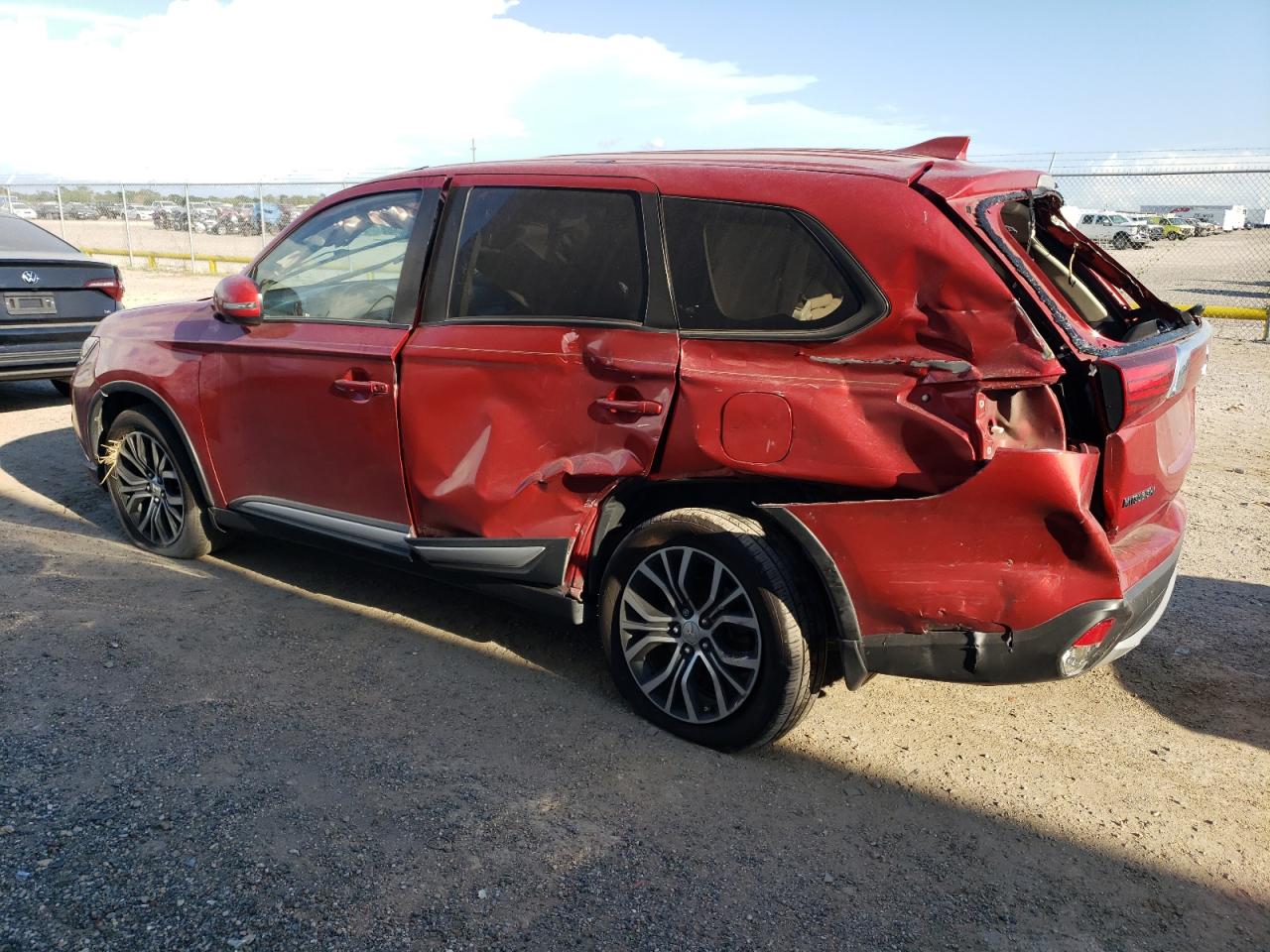 Image 2 of 2018 MITSUBISHI OUTLANDER SE 2018 with VIN JA4AD3A37JZ009966