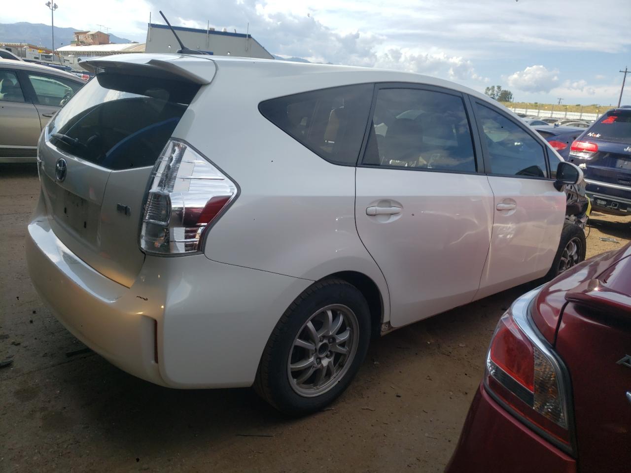Obraz 3 z 2014 TOYOTA PRIUS V  2014 z VIN JTDZN3EU2E3312350