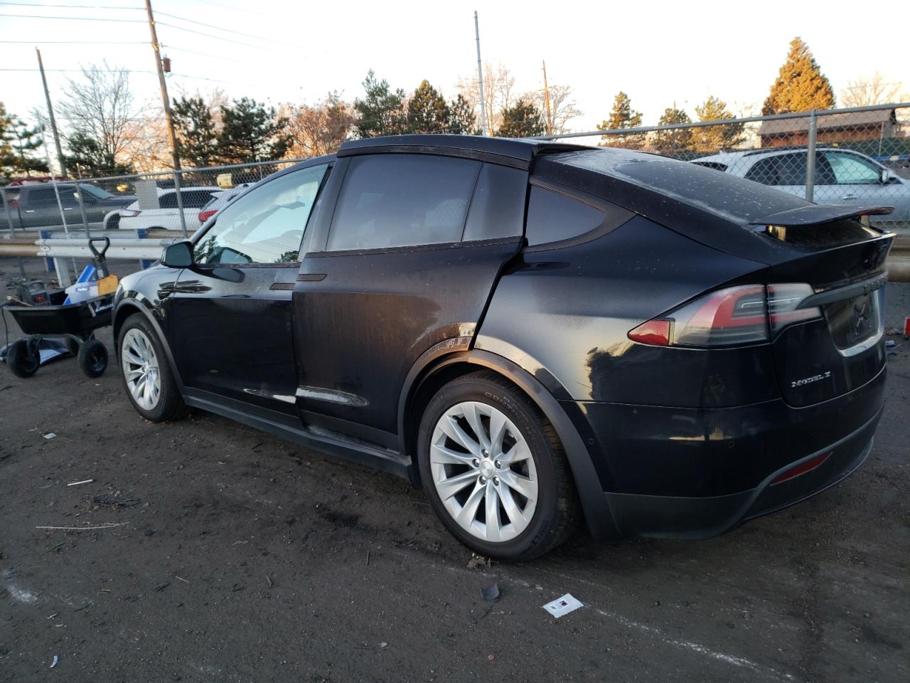 Изображение 2 2017 TESLA MODEL X  2017 с VIN 5YJXCBE21HF072611