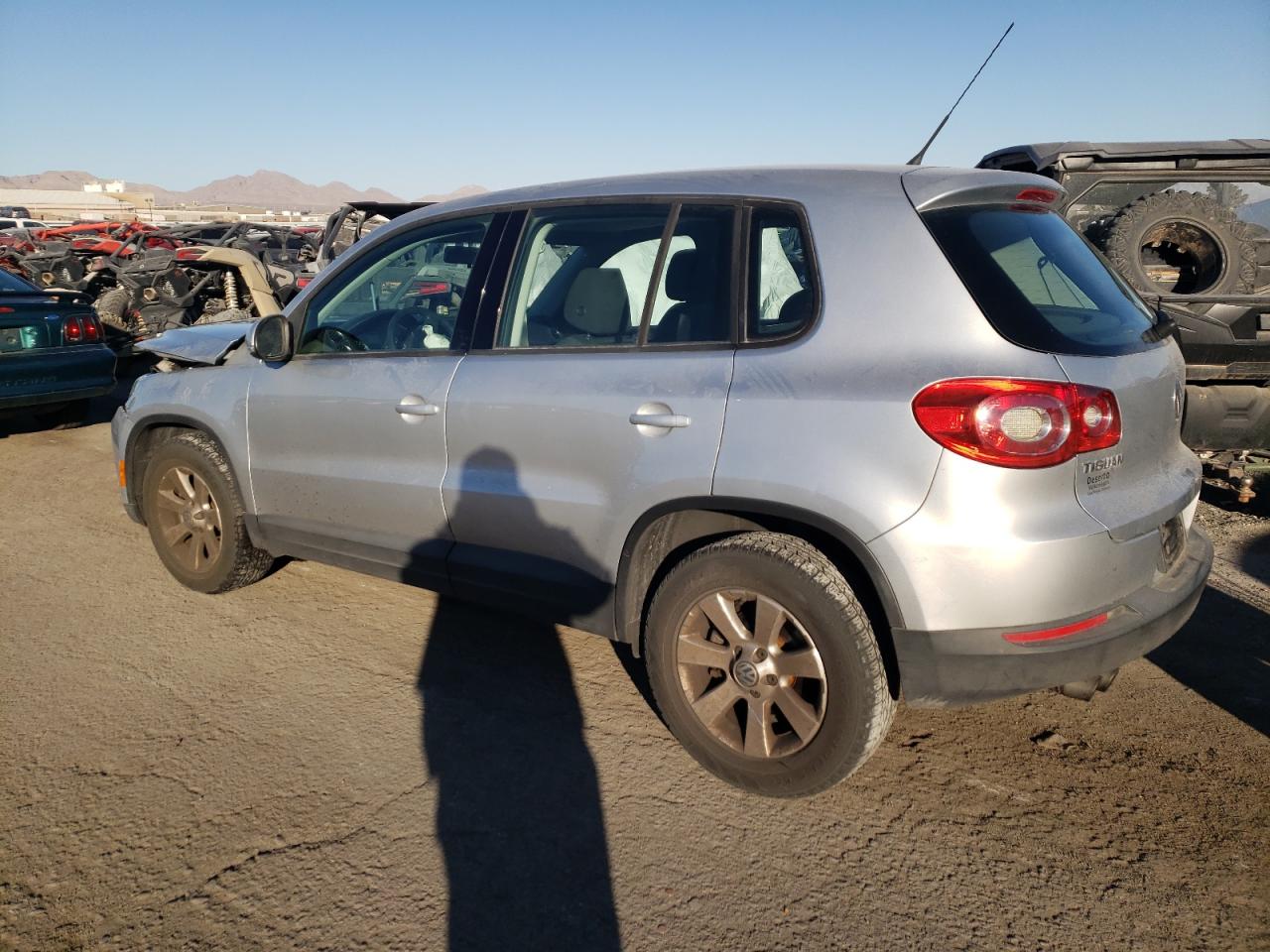 Obraz 2 z 2009 VOLKSWAGEN TIGUAN S 2009 z VIN WVGAV75N89W513005